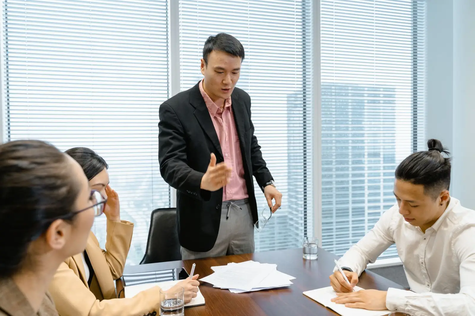 2025年广西企业用工风险防控指南：人力资源外包服务评估正文配图 1