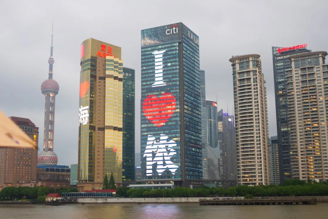 人力资源外包与劳务派遣模式对比：广西企业该如何选择
